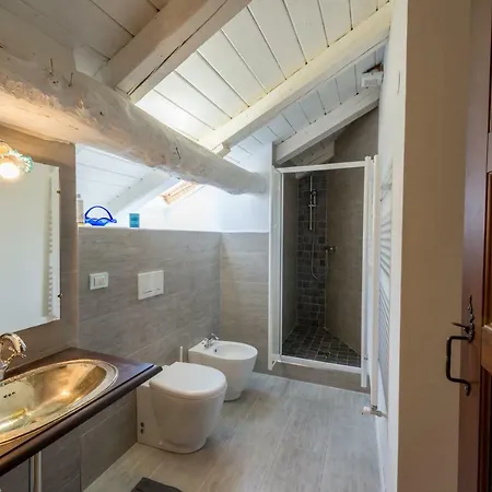 Quart De Lune Oda ve Kahvaltı Pollein