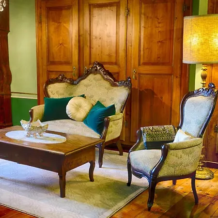 Quart De Lune 4* Pollein