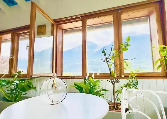 Quart De Lune Bed & Breakfast Pollein