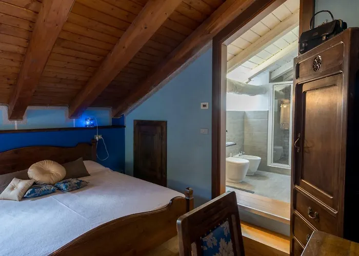 Quart De Lune Bed & Breakfast Pollein